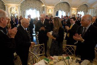 Il Presidente Giorgio Napolitano al termine dell'incontro con una rappresentanza della comunità italiana