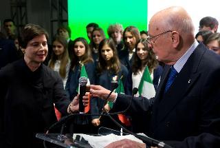 Il Presidente Giorgio Napolitano con Isabella Rossellini, in occasione della visita della mostra &quot;UN'ITA&quot; di arte contemporanea