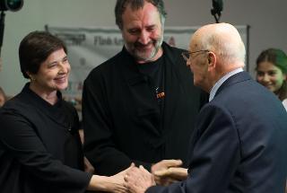 Il Presidente della Repubblica Giorgio Napolitano con Isabella Rossellini e Fabrizio Ferri, in occasione dell'inaugurazione della mostra &quot;UN'ITA&quot;