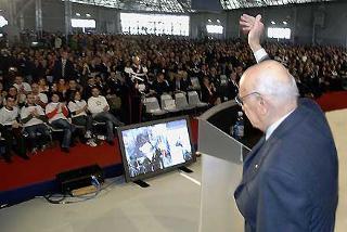 Il Presidente Giorgio Napolitano, saluta i giovani del Servizio Civile, in occasione della loro Giornata Nazionale
