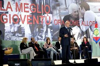 Il Presidente Giorgio Napolitano rivolge il suo indirizzo di saluto ai giovani del Servizio Civile in occasione della loro Giornata Nazionale