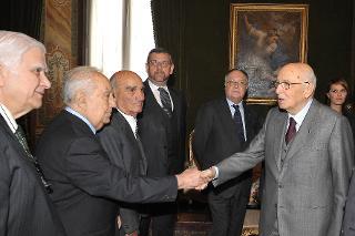 Il Presidente Giorgio Napolitano con i Presidenti, i Vice Presidenti delle Federazioni, Associazioni e Maestri del Lavoro