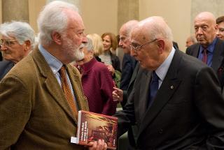 Il Presidente Giorgio Napolitano con Eugenio Scalfari, al termine dell'incontro &quot;Una riflessione storica su Antonio Giolitti&quot;