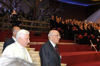 Il Presidente della Repubblica Giorgio Napolitano con il Santo Padre Benedetto XVI in occasione del concerto per il sesto anniversario di Pontificato
