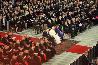 Il Presidente Giorgio Napolitano con il Santo Padre Benedetto XVI in occasione del concerto per il sesto anniversario di Pontificato