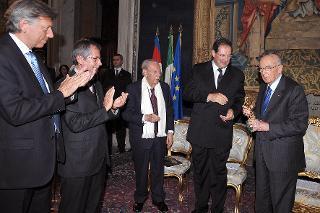 Il Presidente Giorgio Napolitano riceve il &quot;David di Donatello&quot; speciale per i 150 anni dell'Unità d'Italia