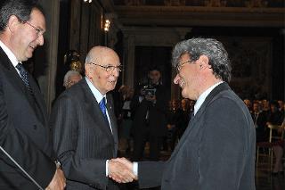 Il Presidente Giorgio Napolitano con Mario Martone in occasione della cerimonia di presentazione dei candidati ai Premi &quot;David di Donatello&quot; per l'anno 2011
