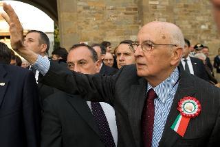 Firenze - Il Presidente della Repubblica Giorgio Napolitano lascia la Basilica di Santa Croce, al termine del convegno &quot;Firenze, Bettino Ricasoli, l'Unità d'Italia&quot;