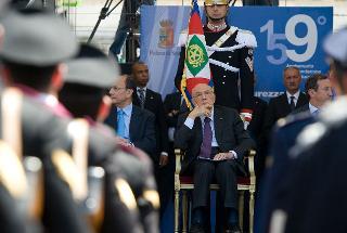 Il Presidente Giorgio Napolitano, con a fianco i Presidenti del Senato e della Camera dei deputati, nel corso della cerimonia per il 159° anniversario di fondazione della Polizia di Stato