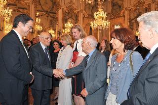 Il Presidente Giorgio Napolitano con i rappresentanti dell'Associazione Stampa Estera in Italia al termine della cerimonia