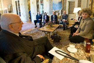 Il Presidente Giorgio Napolitano nel corso dell'incontro con una delegazione di Amnesty International - Sezione italiana, in occasione del cinquantesimo anniversario di fondazione dell'Associazione