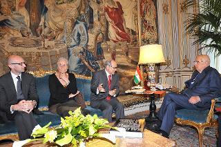 Il Presidente Giorgio Napolitano con Tiziano Treu, Presidente della Fondazione Adecco per le pari opportunità, ed una delegazione dell'Associazione