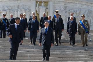 Il Presidente Giorgio Napolitano e le più Alte Cariche dello Stato all'Altare della Patria