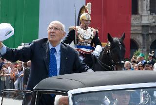 Il Presidente Giorgio Napolitano in via dei Fori Imperiali in occasione della Rassegna Militare nella ricorrenza della Festa della Repubblica