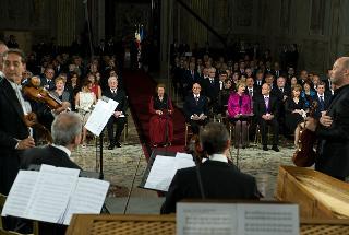 Il Presidente della Repubblica Giorgio Napolitano in occasione del concerto al Quirinale per la Festa della Repubblica, alla presenza dei Capi Delegazioni Ufficiali convenuti a Roma per le celebrazioni del 150° anniversario dell'Unità d'Italia