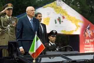 Il Presidente Giorgio Napolitano con il Ministro della Difesa Ignazio La Russa e il Consigiere Militare Gen Rolando Mosca Moschini, in occasione della cerimonia per il 197° anniversario della fondazione dell'Arma dei Carabinieri