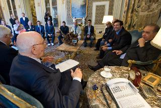 Il Presidente della Repubblica Giorgio Napolitano nel corso dell'incontro con una delegazione di operai cassintegrati della Vinyls di Porto Torres