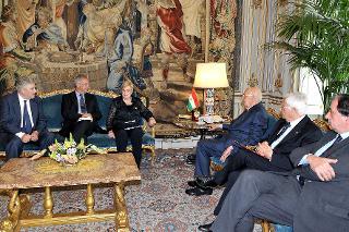Il Presidente Giorgio Napolitano con la Signora Franca Rampi, Presidente del Centro Alfredo Rampi ed una delegazione dell'Associazione durante i colloqui