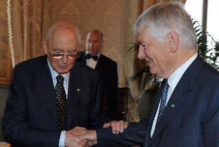 Il Presidente Giorgio Napolitano accoglie Otto Schily, già Ministro dell'Interno della Repubblica Federale di Germania