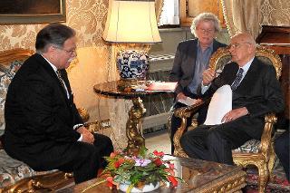 Il Presidente Giorgio Napolitano con il Sig. Cesar Rolando Castillo Ramirez, nuovo Ambasciatore della Repubblica del Perù, in occasione della presentazione delle Lettere Credenziali