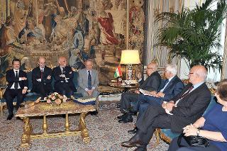 Il Presidente Giorgio Napolitano riceve una delegazione di organizzatori e curatori della mostra &quot;1861-2011. L'Italia dei Libri&quot;