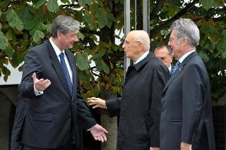 Il Presidente Giorgio Napolitano accolto dal Presidente della Repubblica di Slovenia Danilo Turk, al Castello di Lubiana, in occasione delle celebrazioni per il 20° anniversario dell'Indipendenza della Repubblica di Slovenia