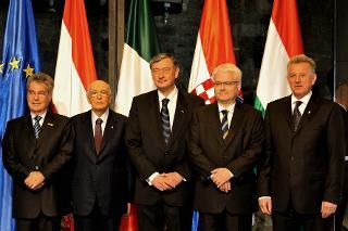 Il Presidente Giorgio Napolitano con i Capi di Stato di Slovenia, Austria, Croazia e Ungheria, in occasione delle celebrazioni per il 20° anniversario della Repubblica di Slovenia