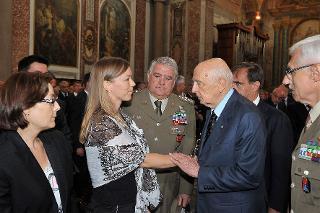 Il Presidente Giorgio Napolitano con la vedova del Caporal Maggiore Scelto Gaetano Tuccillo