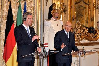 Il Presidente Giorgio Napolitano e il Presidente della Repubblica Federale di Germania Christian Wulff nel corso delle dichiarazioni alla stampa