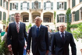 Il Presidente Giorgio Napolitano con il Presidente della Repubblica Federale di Germania Christian Wulff e l'Amb. Alessandro Vattani, Presidente dell'Istituto italo tedesco di Villa Vigoni