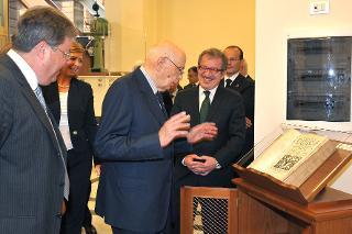 Il Presidente Giorgio Napolitano nel corso della visita alle aree espositive in occasione della cerimonia &quot;Cento anni di Viminale&quot;