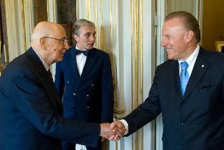Il Presidente Giorgio Napolitano accoglie Ferruccio Dardanello, Presidente di Unioncamere, in occasione dell'incontro con l'Ufficio di Presidenza