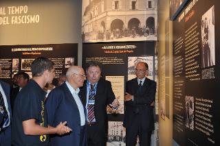 Il Presidente Giorgio Napolitano durante la visita alla mostra &quot;150 di sussidiarietà&quot; in occasione della trentaduesima edizione del Meeting per l'Amicizia fra i Popolii