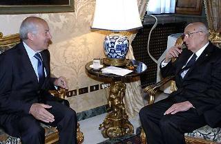 Il Presidente Giorgio Napolitano a colloquio con il Presidente della Camera Fausto Bertinotti nel suo studio alla Vetrata