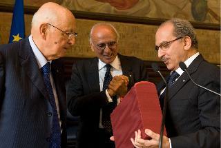 Il Presidente Giorgio Napolitano con il Prof. Lucio Villari e il Presidente della Società Siciliana per la Storia Patria Giovanni Puglisi