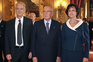 Il Presidente Giorgio Napolitano con i nuovi Giudici della Corte costituzionale, Prof. Aldo Carosi e Prof.ssa Marta Cartabia