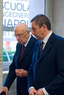Il Presidente Giorgio Napolitano con il prof. Francesco Profumo in occasione della cerimonia di inaugurazione del 200° anno accademico della Facoltà di Ingegneria dell'Università &quot;Federico II&quot;
