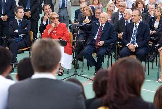 Il Presidente Giorgio Napolitano risponde alle domande poste da alcuni ragazzi del Laboratorio di Politica &quot;Roberto Dinacci&quot; di Nisida