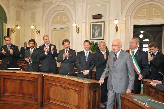 Il Presidente Giorgio Napolitano al suo ingresso nella Sala Consiliare