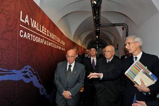 Il Presidente Giorgio Napolitano al suo arrivo al Museo Archeologico Regionale per la visita alla Mostra &quot;La Vallee sur la scene - Cartografia e Arte del Governo&quot;