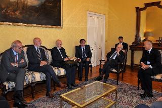 Il Presidente Giorgio Napolitano con una rappresentanza sindacale di Fincantieri