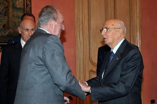 Il Presidente Giorgio Napolitano accoglie S.M. il Re di Spagna Juan Carlos I in occasione del VII Symposium Cotec Europa