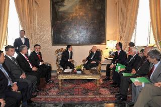 Il Presidente Giorgio Napolitano con il Presidente della Repubblica di Mongolia il Signor Tsakhiagiin Elbegdorj durante i colloqui