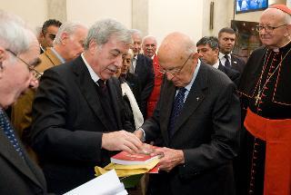 Il Presidente Giorgio Napolitano al termine della Conferenza &quot;Risorgimento e Chiesa Cattolica&quot;, con il prof. Carlo Cardia e l'On. Giuliano Amato