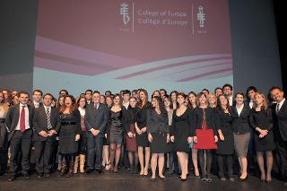Il Presidente Giorgio Napolitano con gli studenti italiani del Collegio d'Europa in occasione dell'inaugurazione dell'Anno Accademico 2011-2012 del Collegio