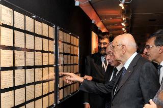 Il Presidente Giorgio Napolitano nel corso della visita alla mostra allestita sul Treno del Milite Ignoto dal titolo &quot;1921. Da Aquileia a Roma. Il Viaggio del Milite Ignoto&quot;