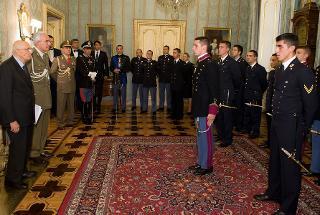 Il Presidente Giorgio Napolitano riceve il saluto dagli Allievi della Accademie Militari
