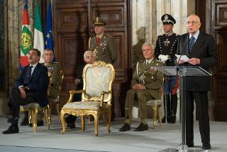 Il Presidente Giorgio Napolitano durante la cerimonia di consegna delle insegne dell'Ordine Militare d'Italia, conferite nell'anno 2011, nella ricorrenza del Giorno dell'Unità Nazionale e Giornata delle Forze Armate