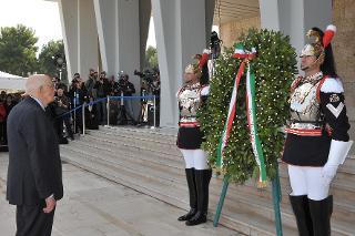 Il Presidente Giorgio Napolitano durante la deposizione di una corona d'alloro al Sacrario dei Caduti d'Oltremare in occasione della ricorrenza del Giorno dell'Unità Nazionale e della Giornata delle Forze Armate