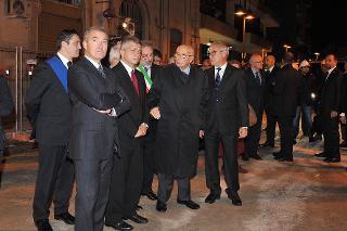 Il Presidente Giorgio Napolitano al suo arrivo in Via Roma dinanzi all'area interessata dal crollo della Palazzina